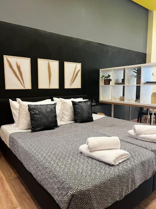 Modern Lux Apartment Downtown 레팀노 외부 사진