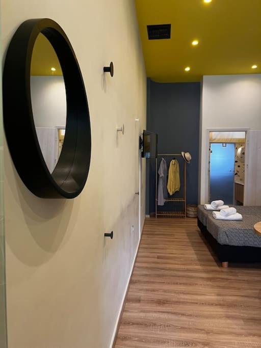 Modern Lux Apartment Downtown 레팀노 외부 사진